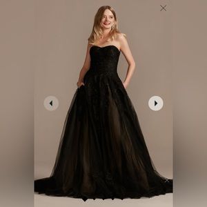 DAVID'S BRIDAL COLLECTION
sheer lace and tulle ball gown wedding dress